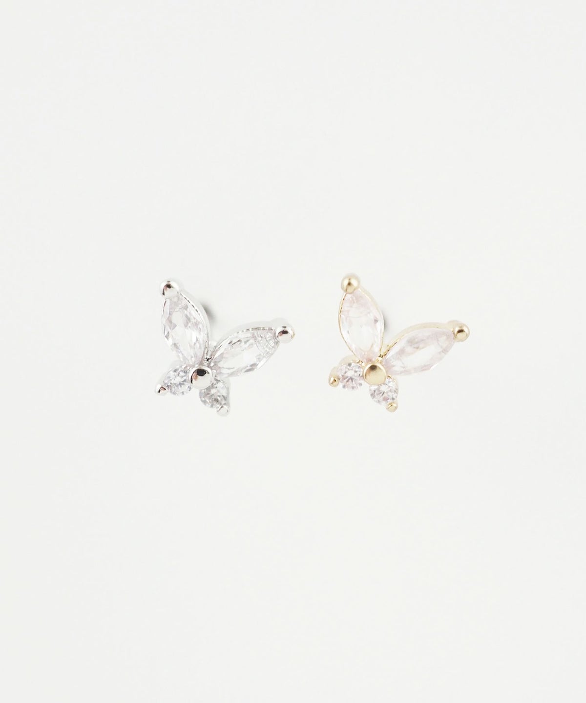 バタフライキュービックピュアチタンロングポストピアス