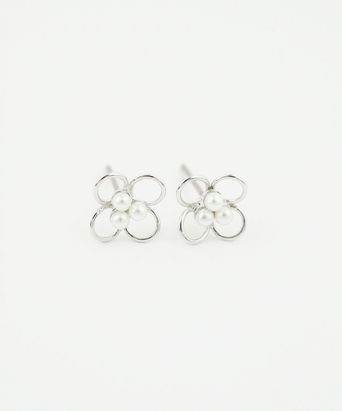 ワイヤークローバピュアチタンロングポストピアス