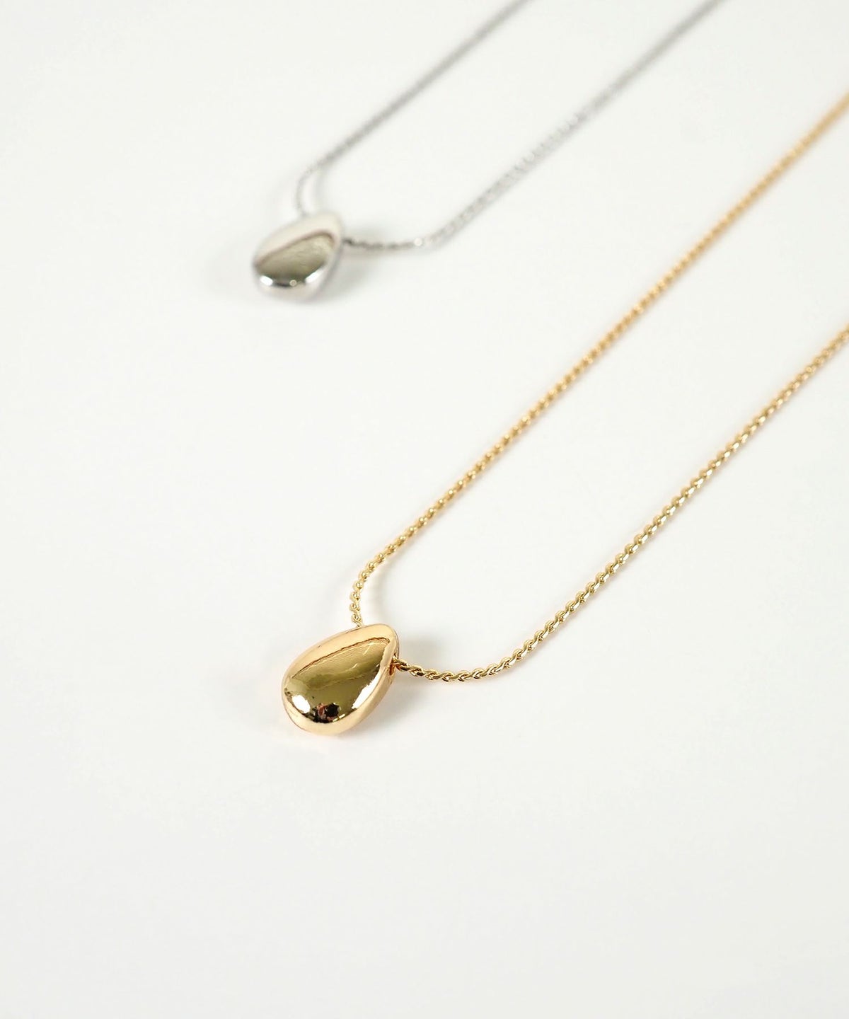 メタルドロップマグネットネックレス