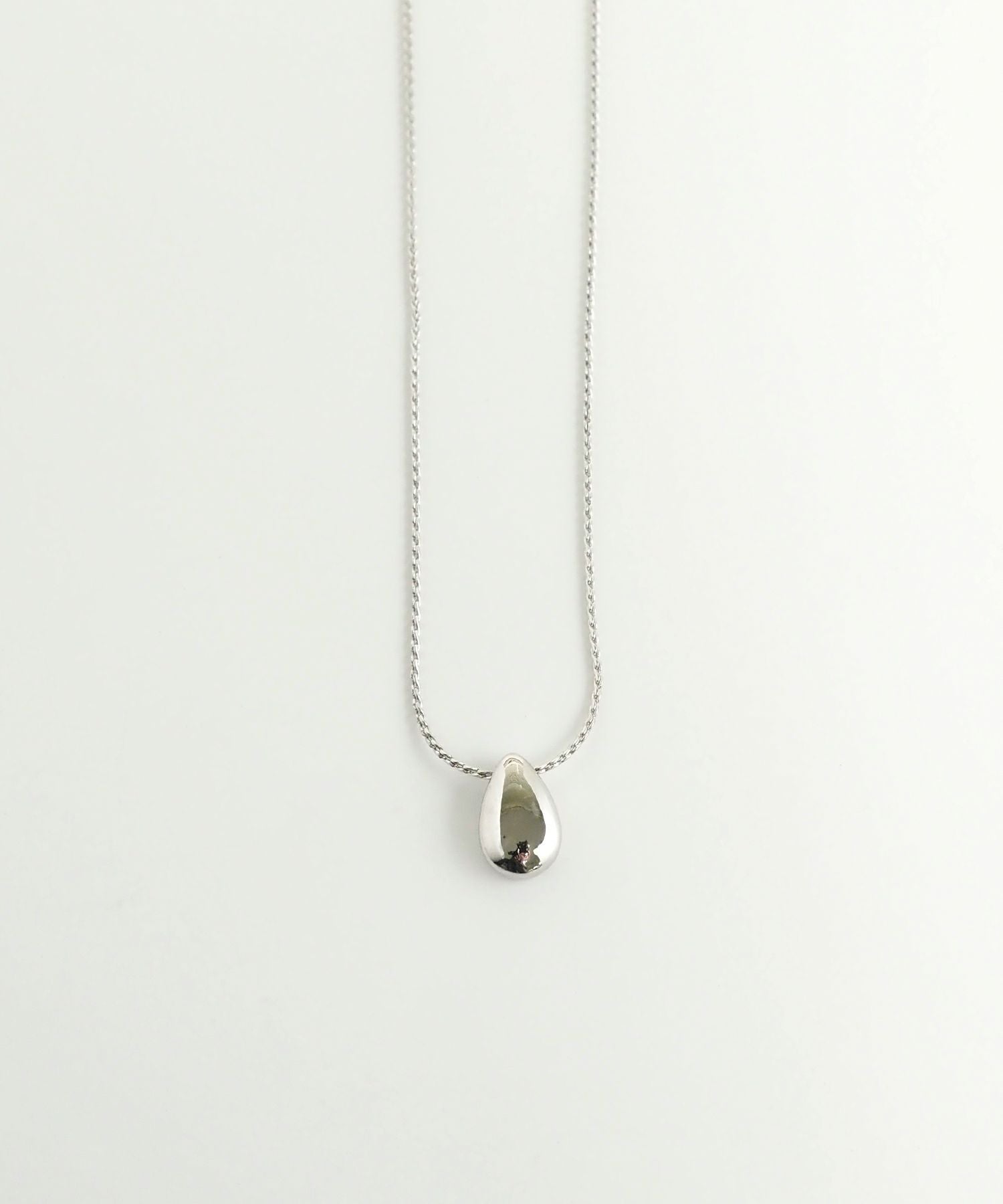 メタルドロップマグネットネックレス