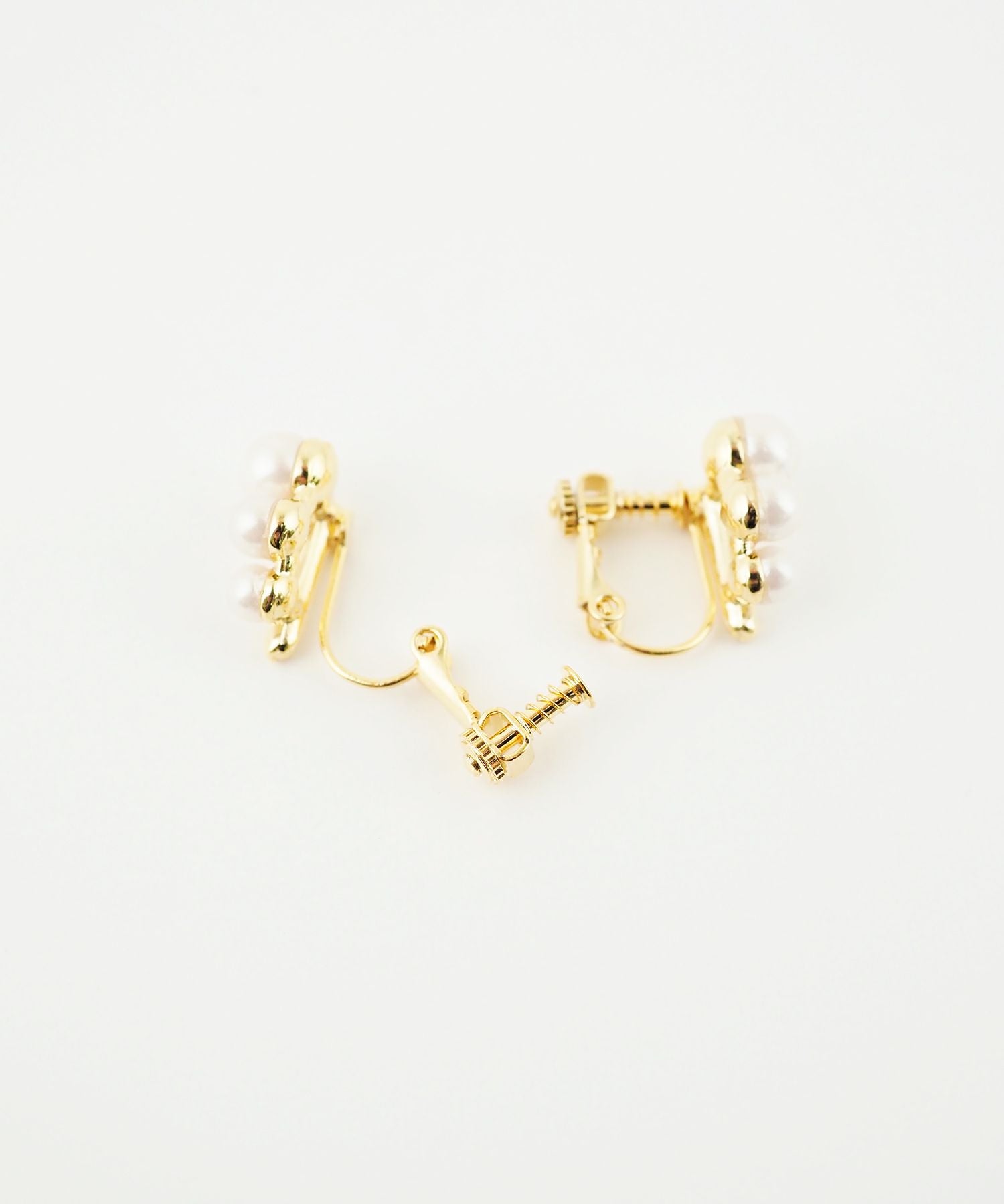 3連パールバーIMFスプリングイヤリング