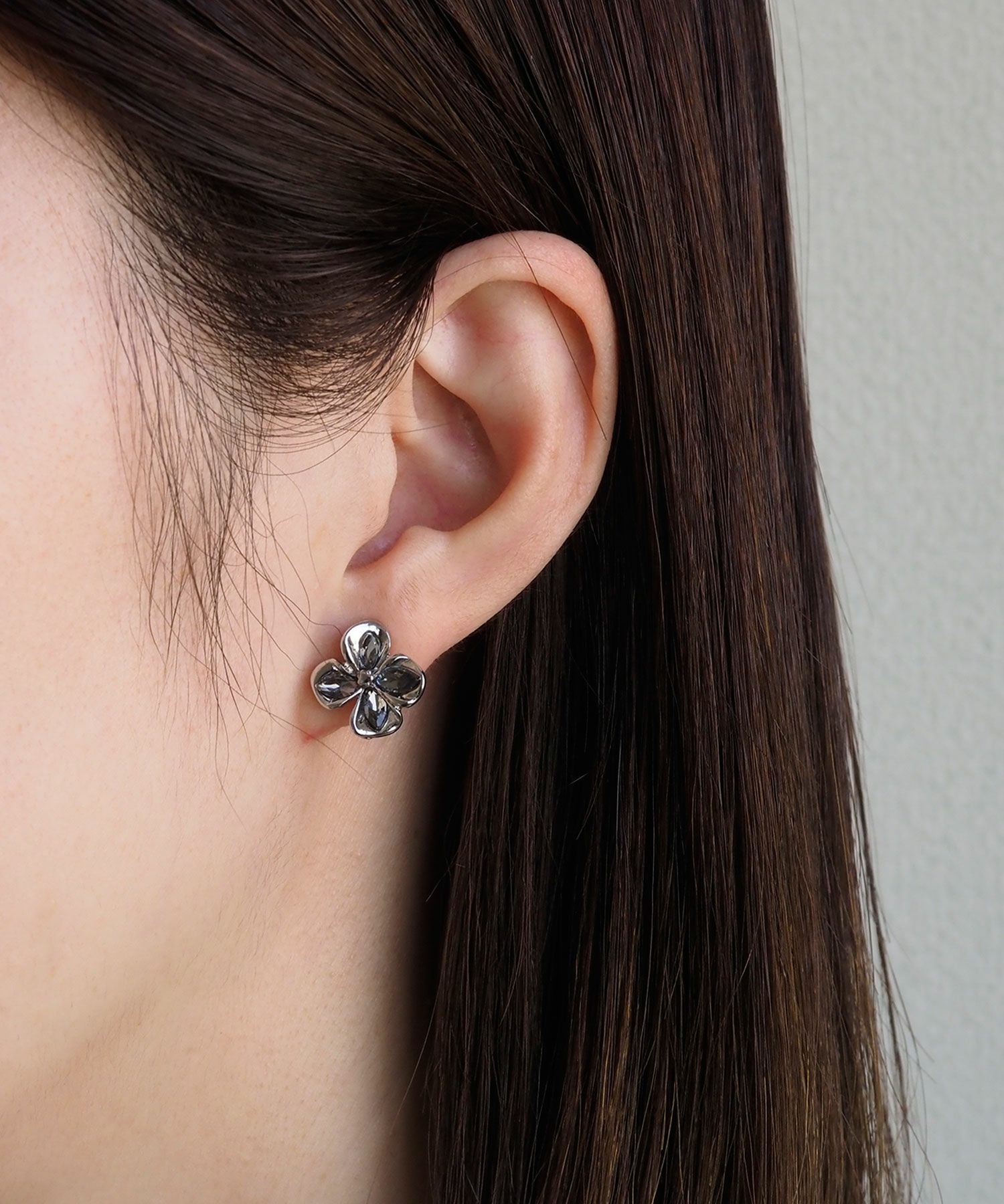 ビジューメタルフラワーIMFスプリングイヤリング