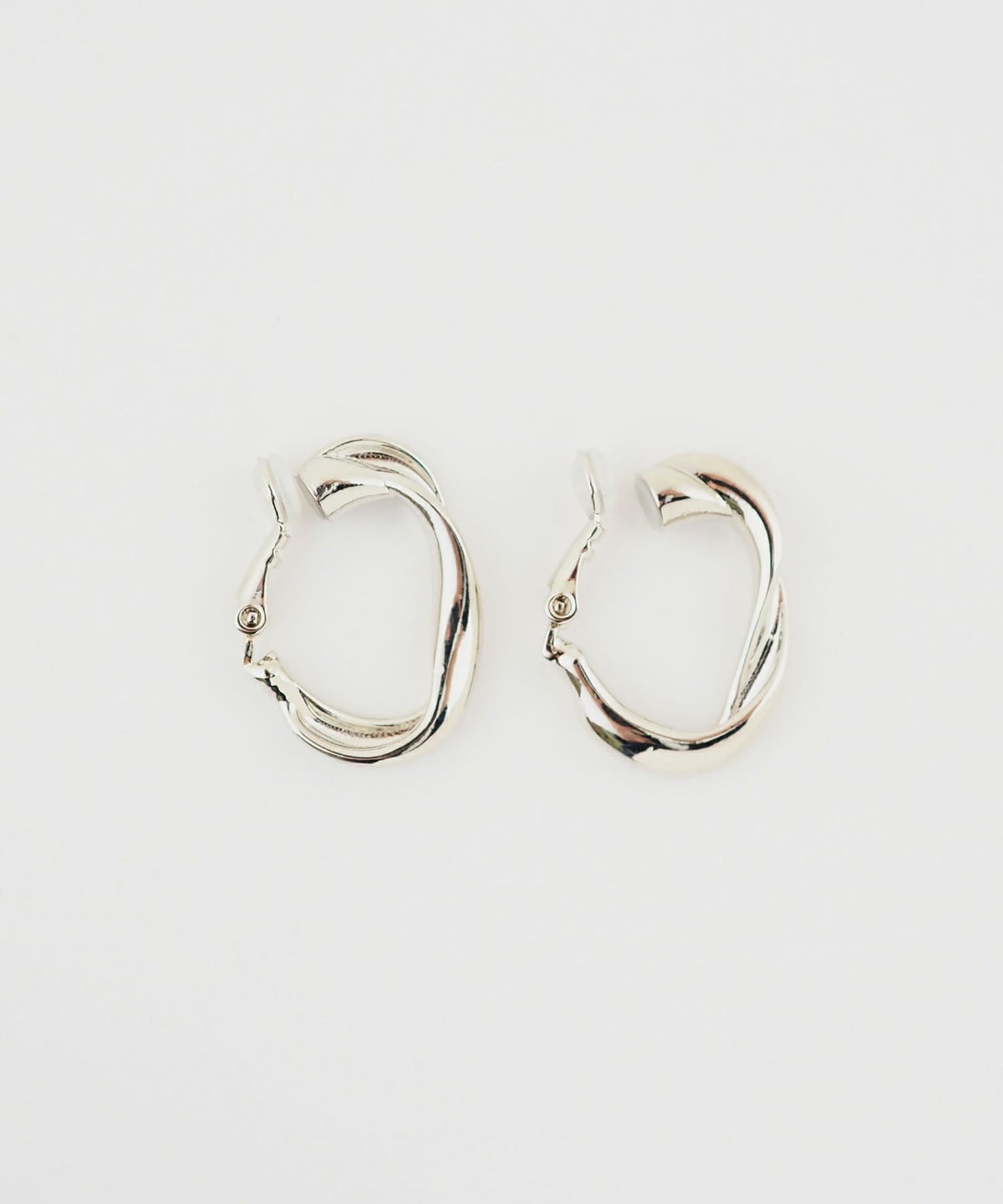 メタルネジリフープIMUFURETイヤリング