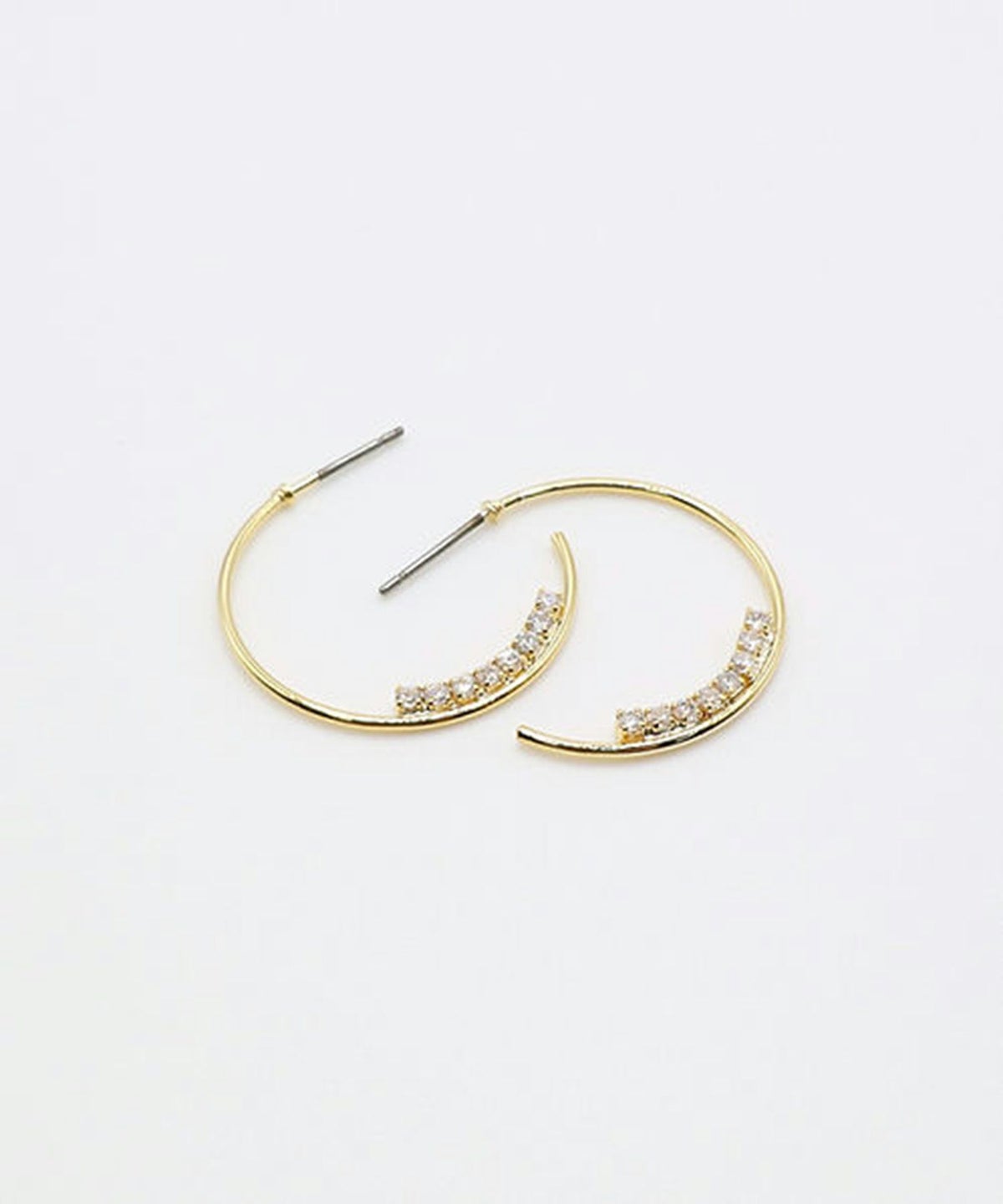 サイドラインストーンフープチタンポストピアス