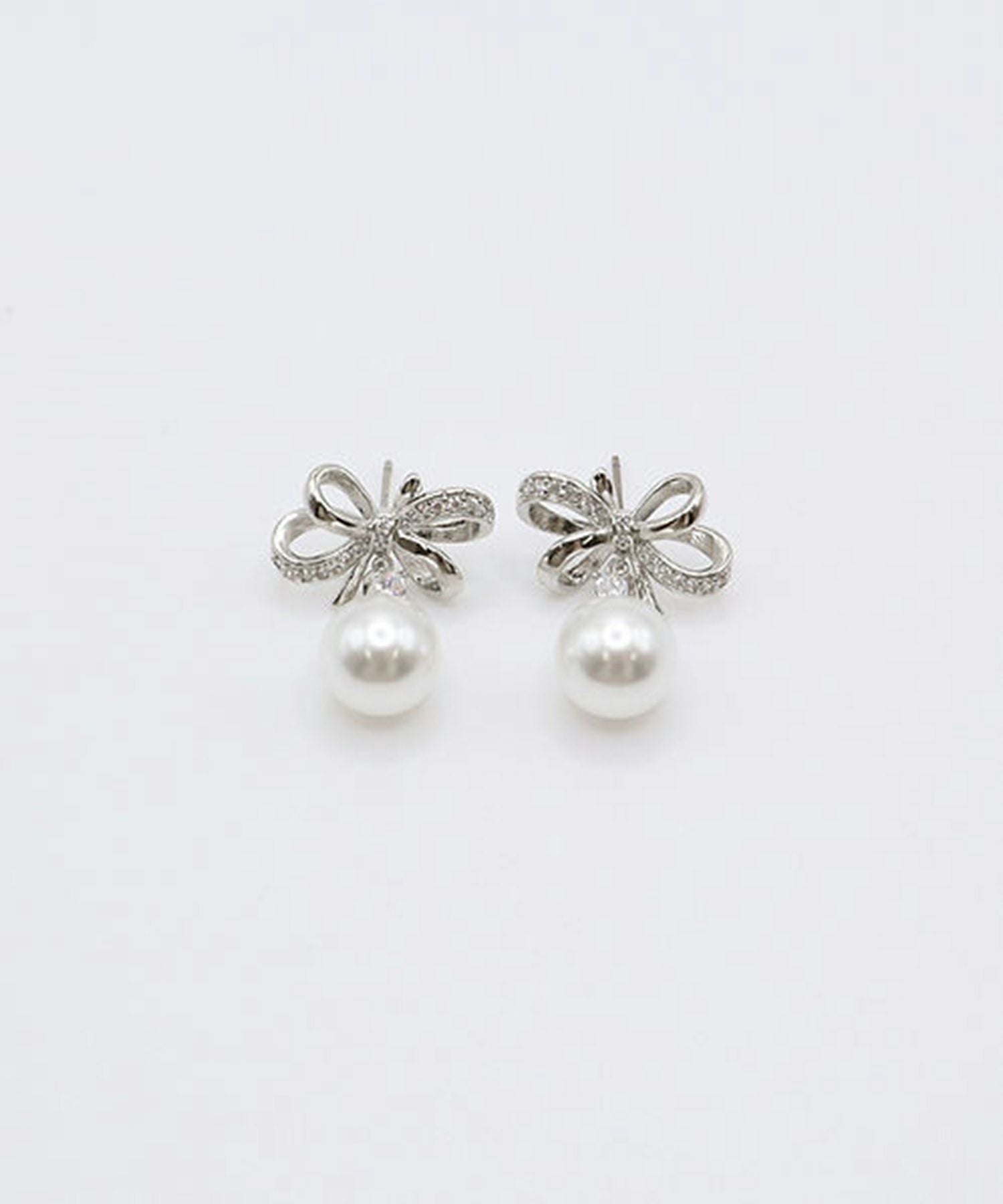 キュービックリボンパールチタンポストピアス