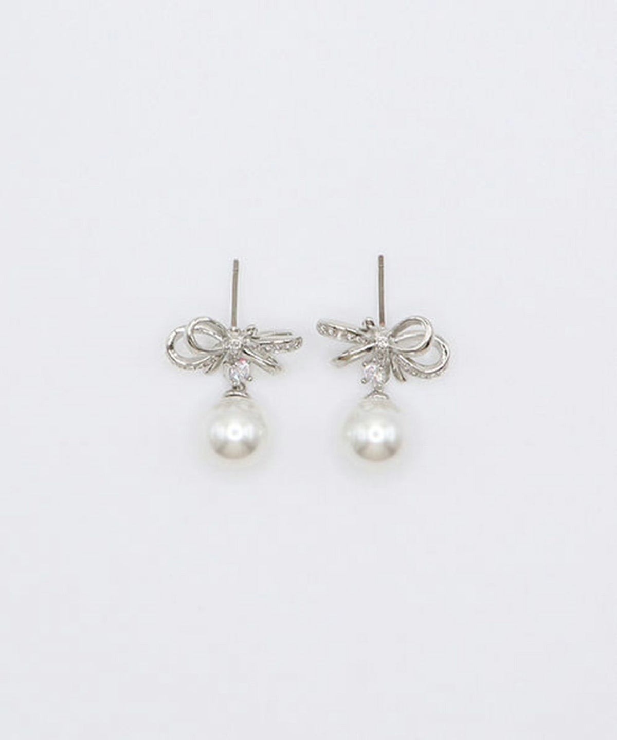 キュービックリボンパールチタンポストピアス