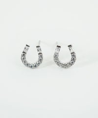 ホースシューキュービックチタンポストピアス