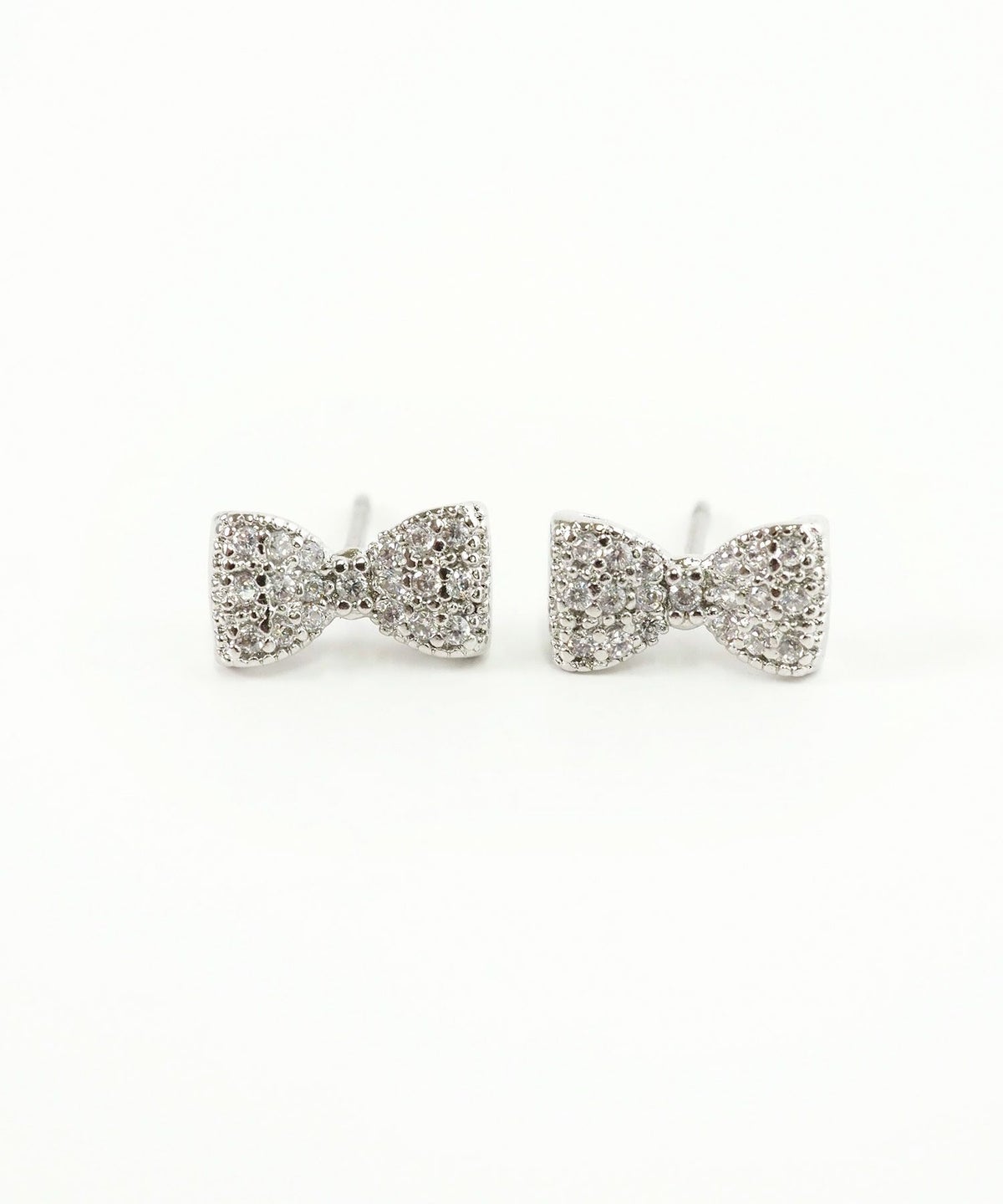 リボンキュービックチタンポストピアス