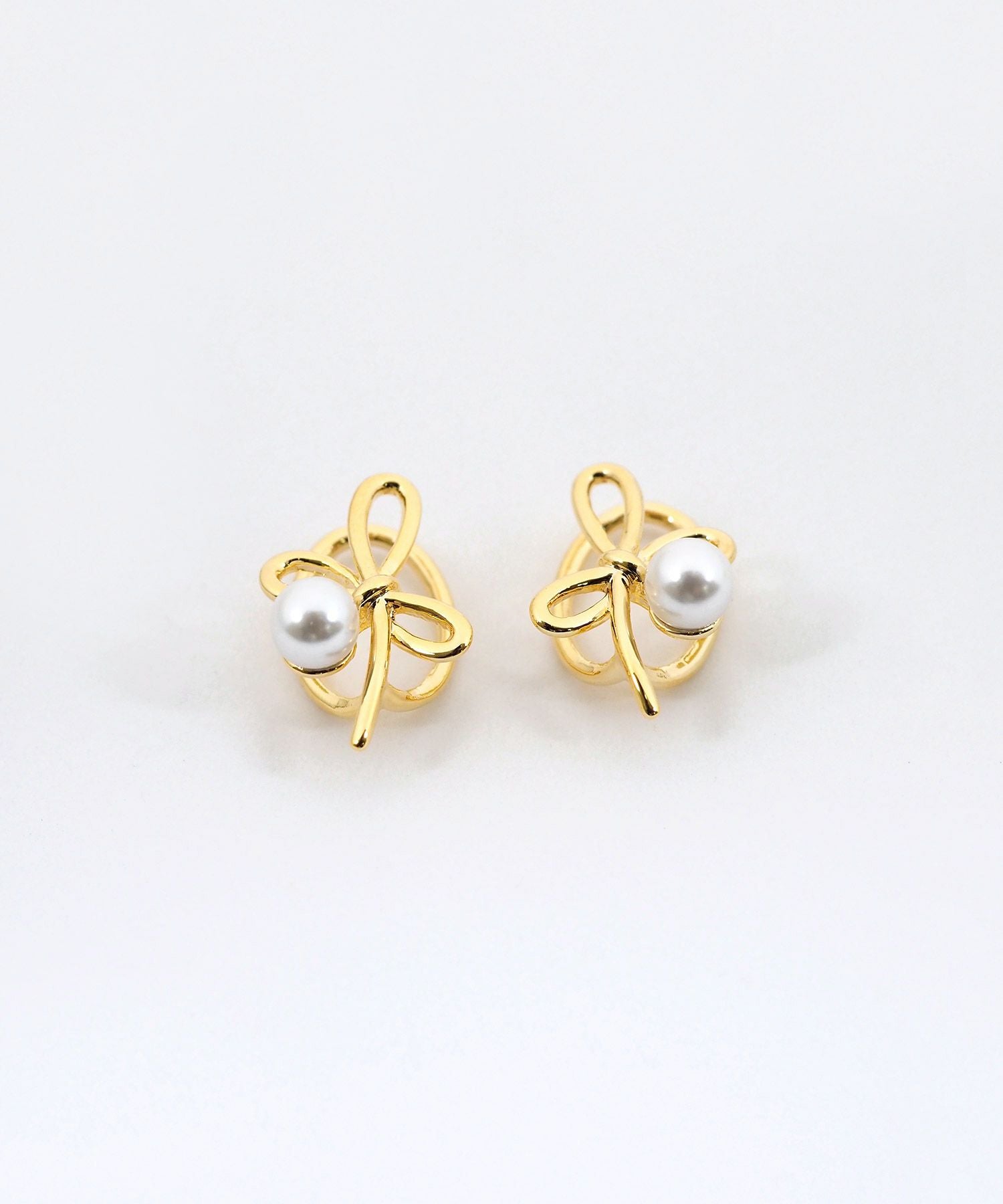 リボンパールラウンドメタルイヤリング