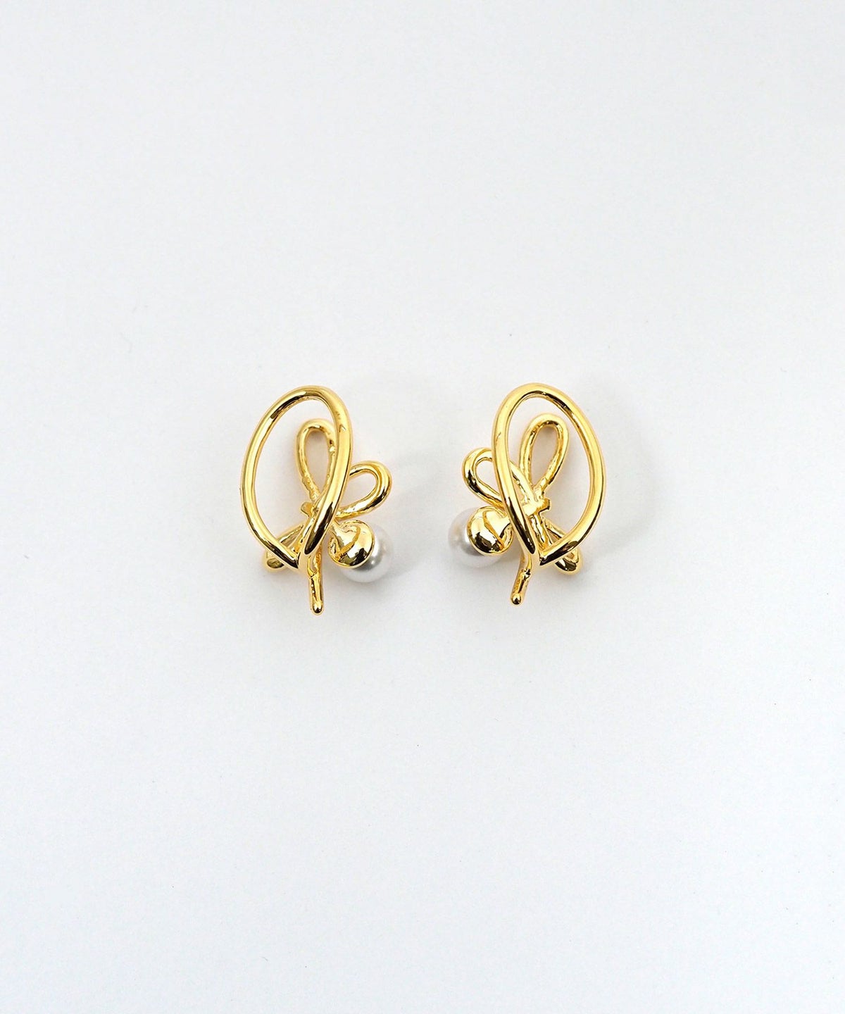 リボンパールラウンドメタルイヤリング