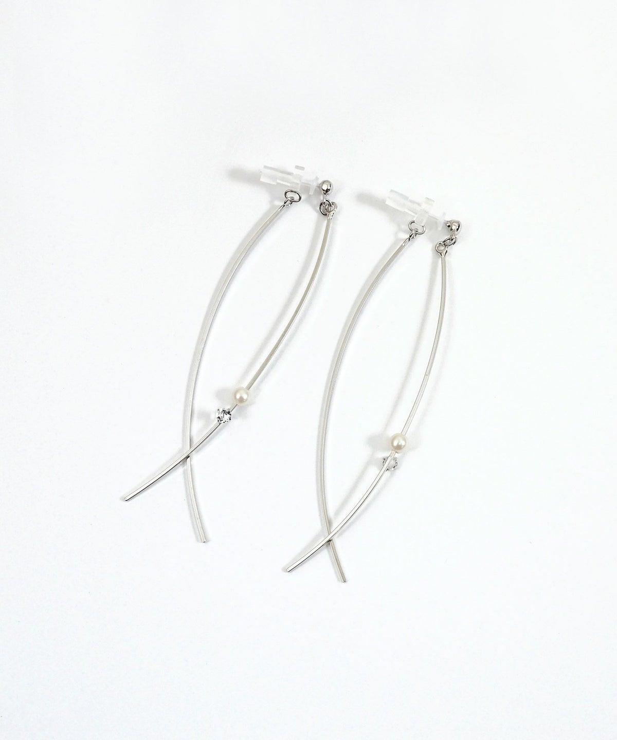 カーブラインセラミックポストピアス