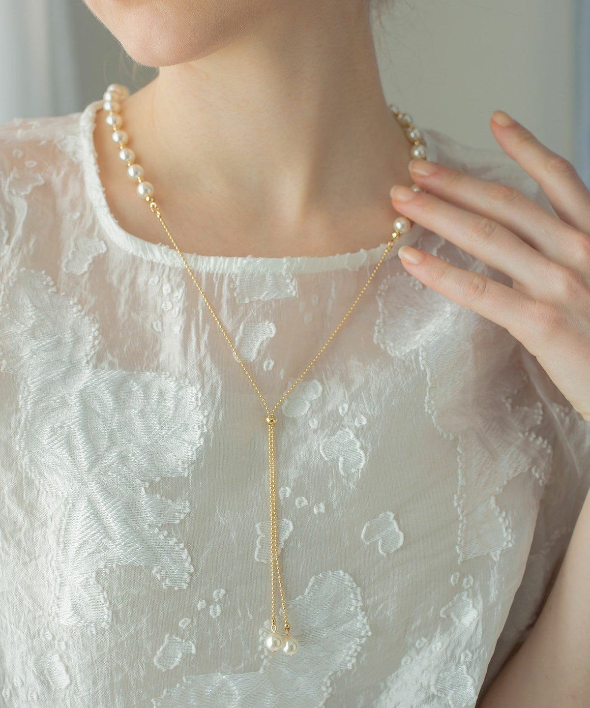 パールメタルボールロングネックレス