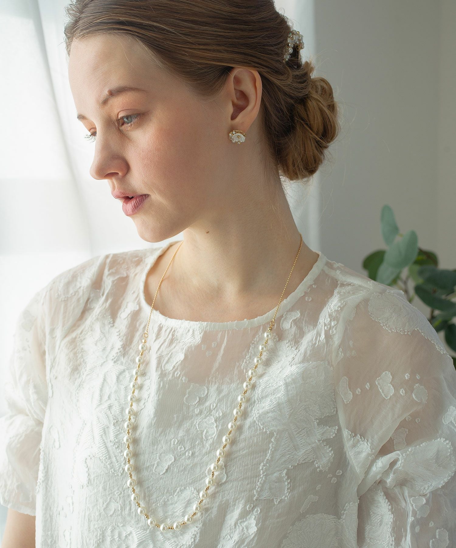 パールメタルボールロングネックレス