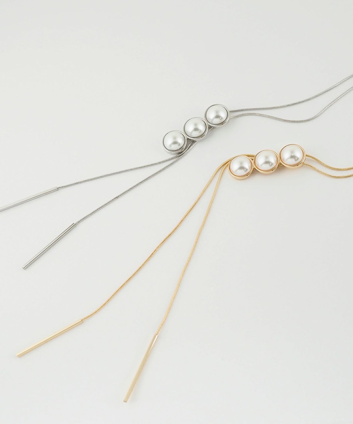 3連パールチャームロングネックレス