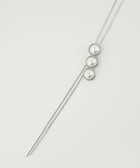 3連パールチャームロングネックレス