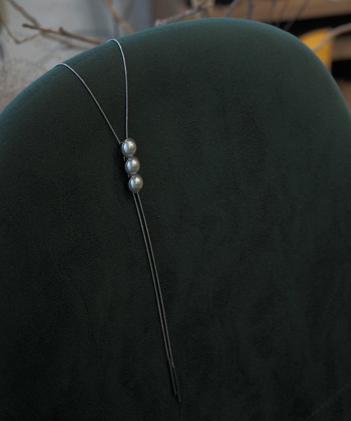 3連パールチャームロングネックレス