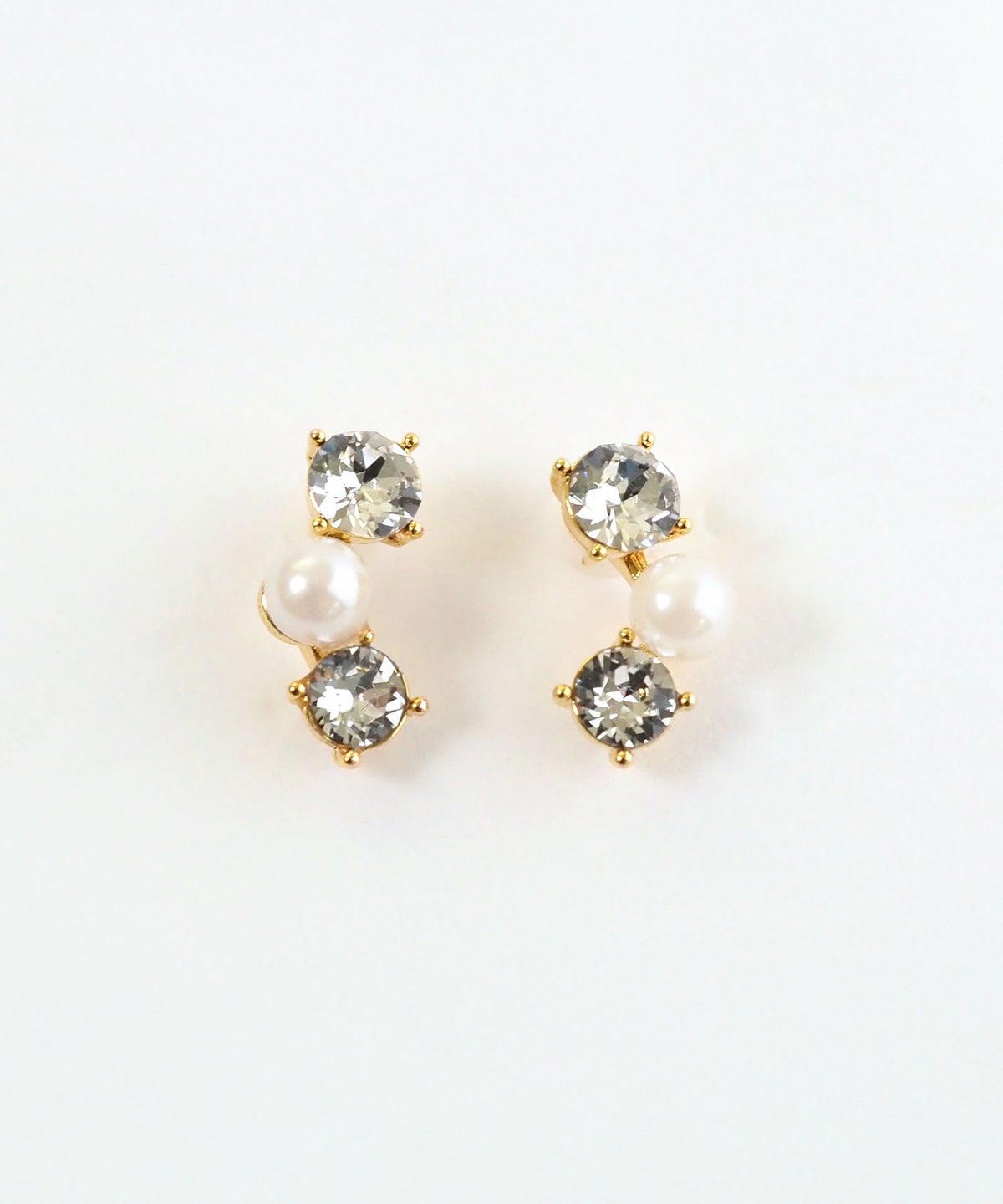 トリプルビジューK18ポストピアス