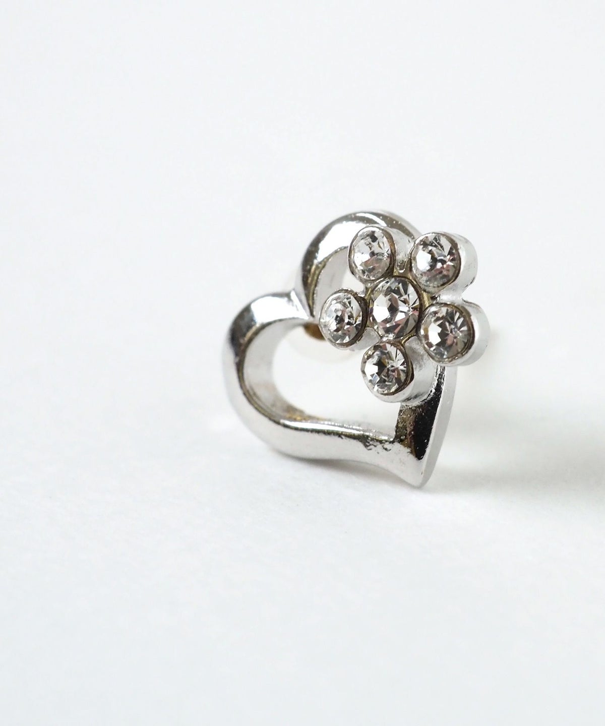 オープンハートフラワーK18ポストピアス