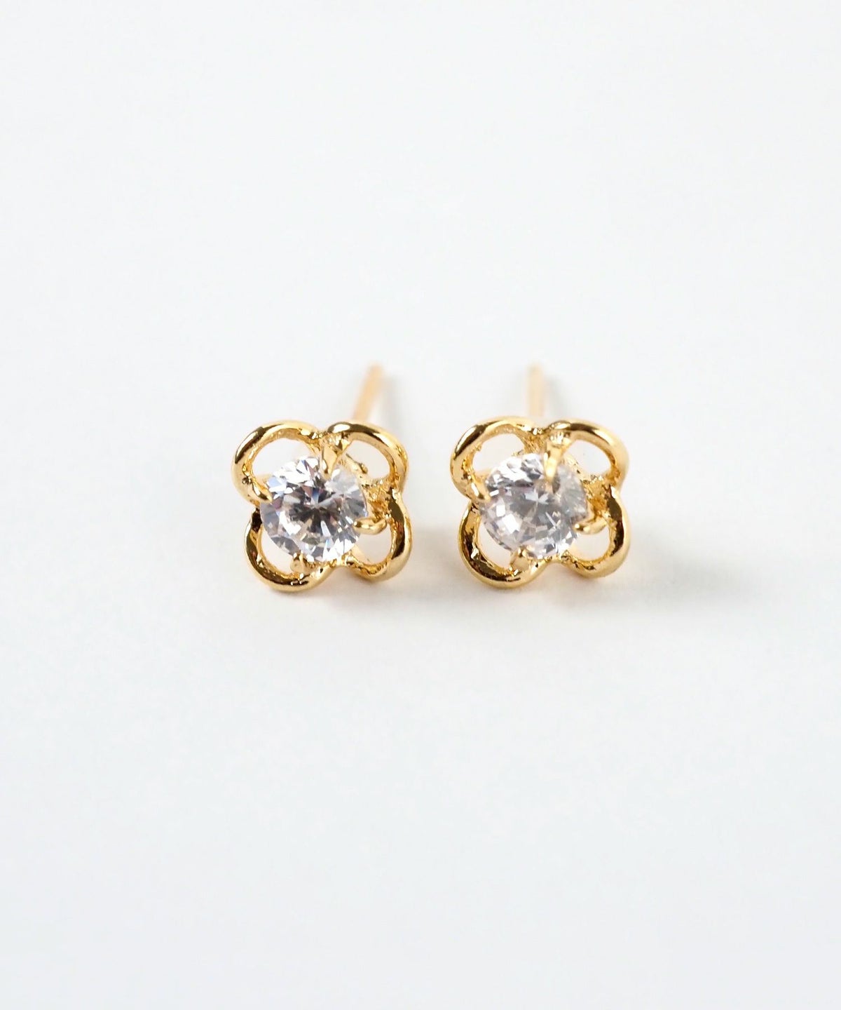 フラワーキュービックK18ポストピアス