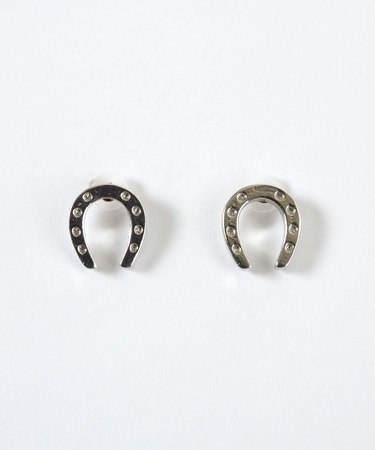 メタルホースシューK18ポストピアス