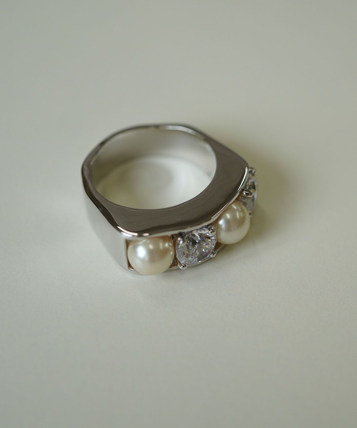 キュービックジルコニア×シェルパールリング