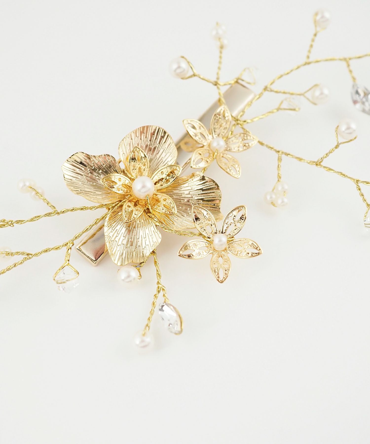 花モチーフ ヘアクリップ 金色 スプレーフラワーヘアクリップ【Sereno】 | 【公式】MUK ONLINE SHOP
