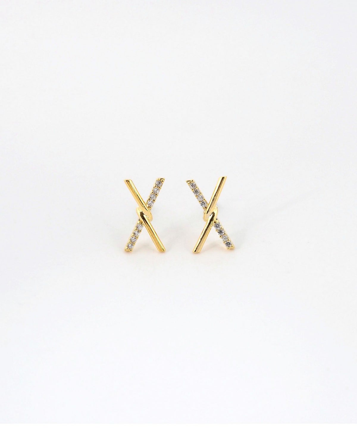 クロスワイヤーチタンポストピアス