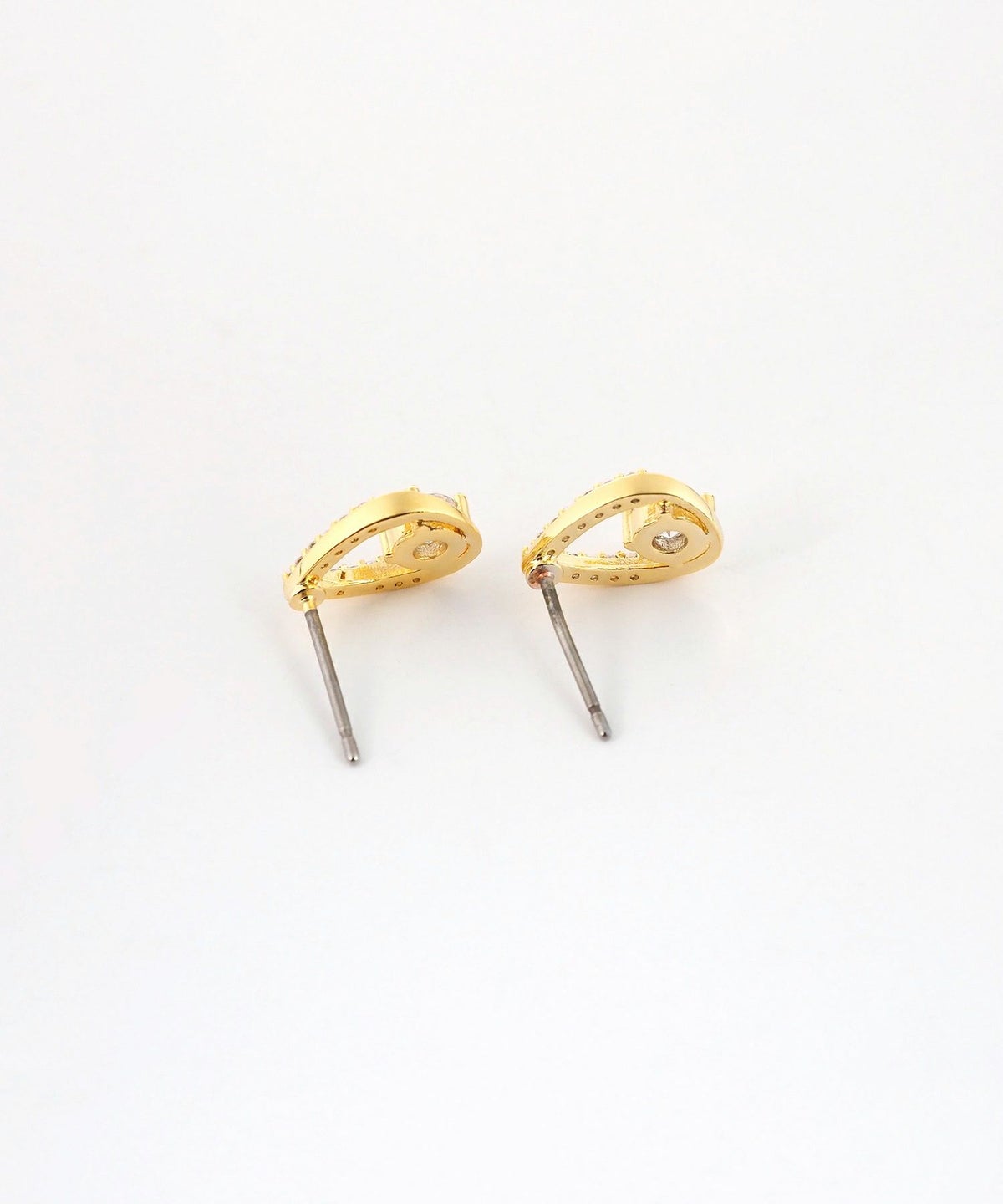 ドロップラインキュービックチタンポストピアス