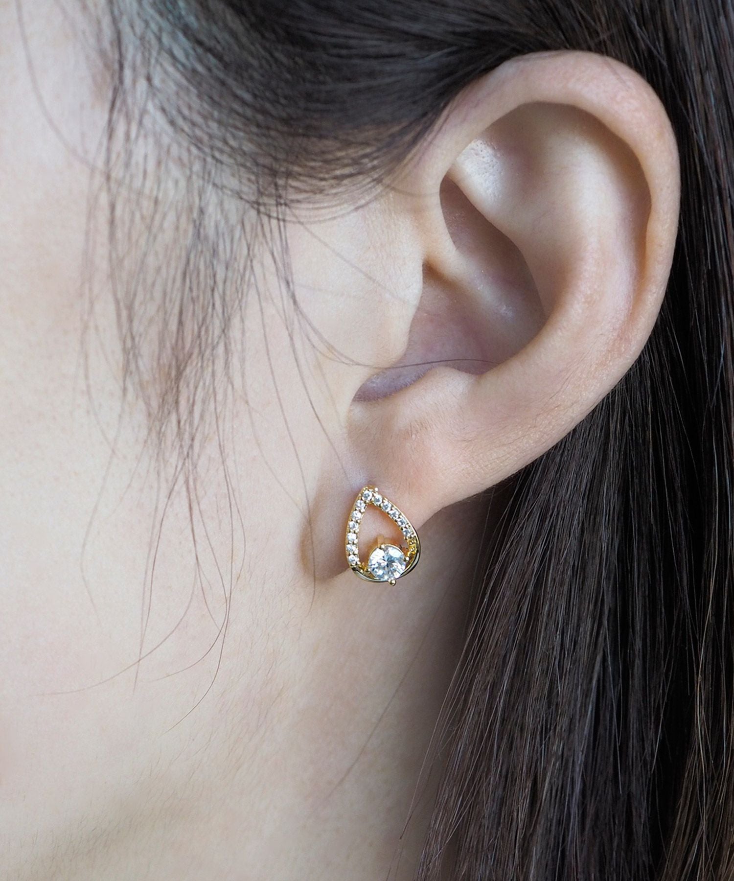 ドロップラインキュービックチタンポストピアス