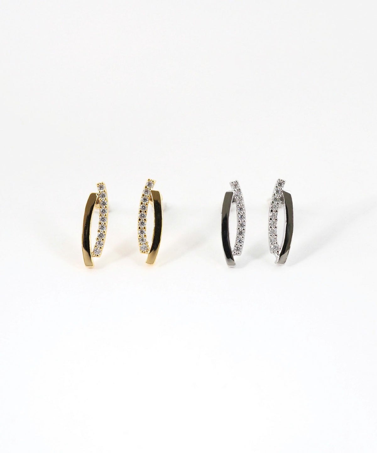 ツインラインチタンポストピアス