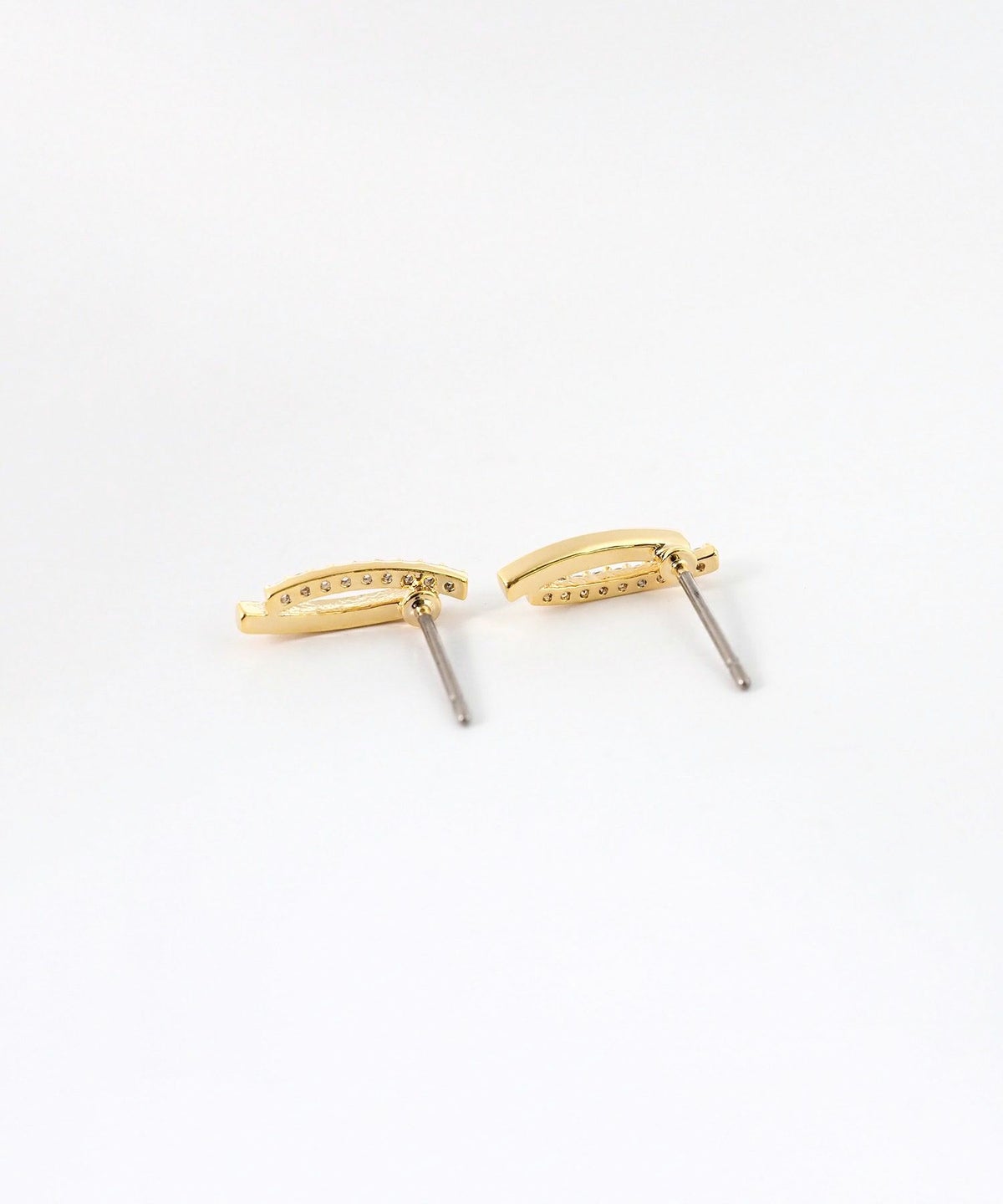 ツインラインチタンポストピアス