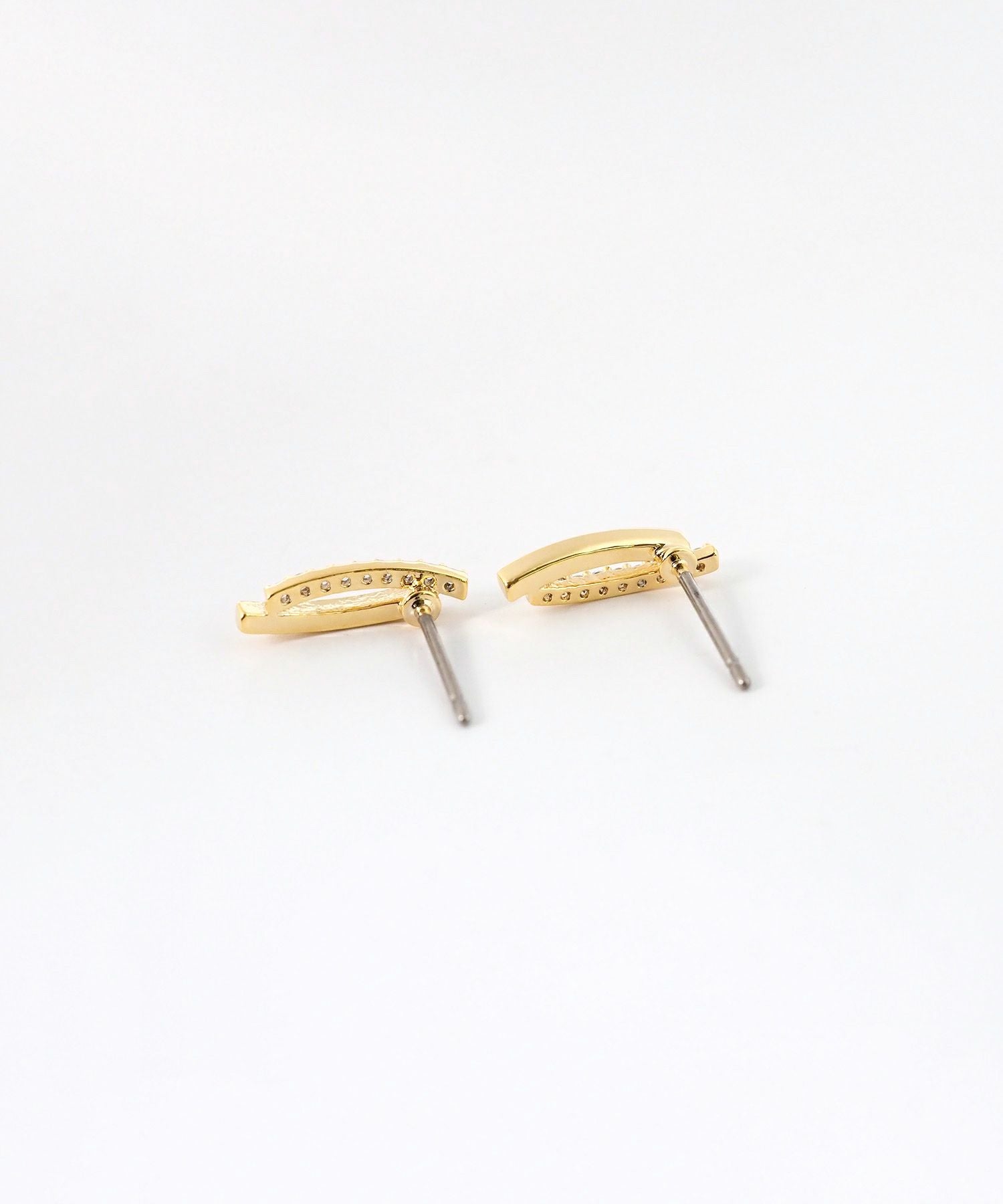 ツインラインチタンポストピアス