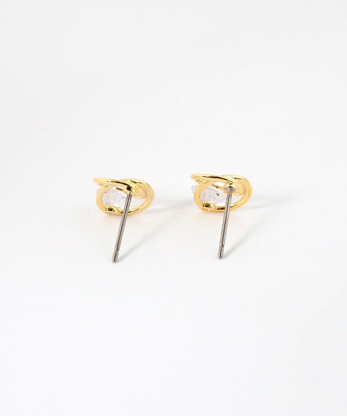 ダブルサークルキュービックチタンポストピアス