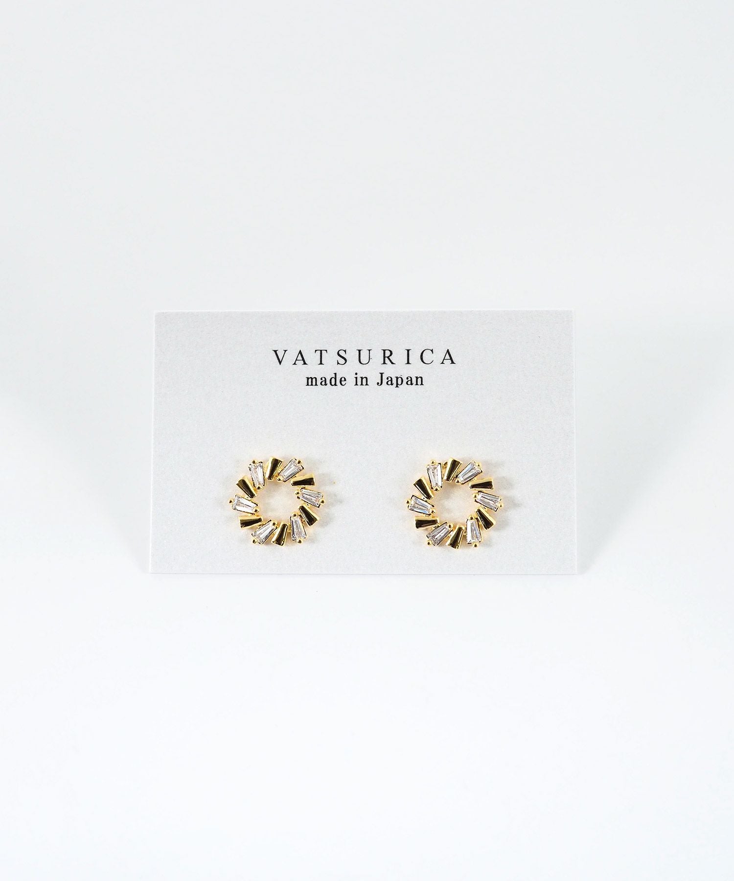 ラウンドビジューチタンポストピアス