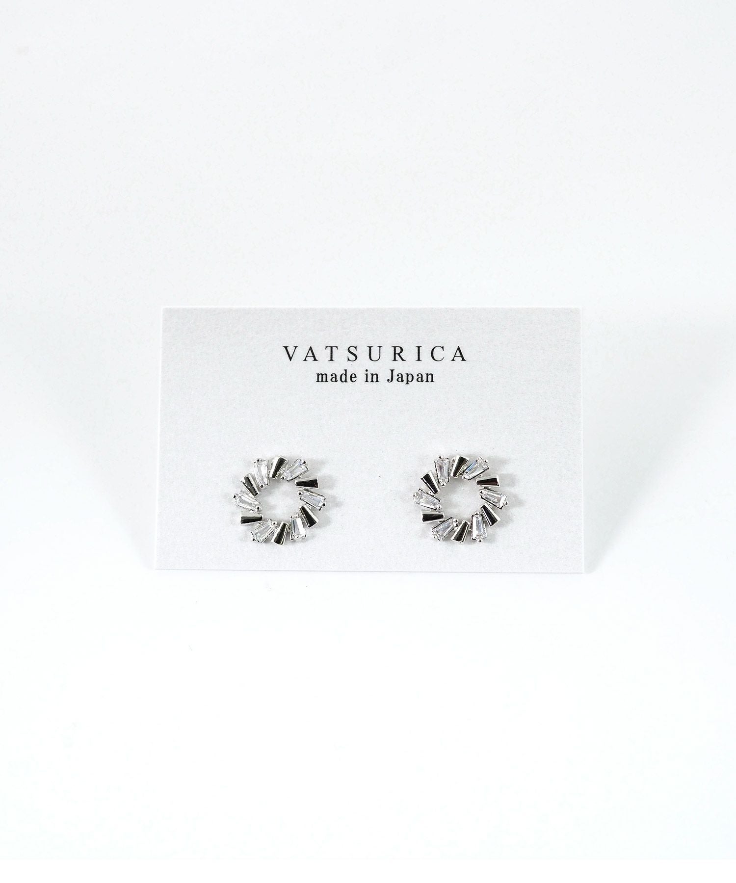 ラウンドビジューチタンポストピアス