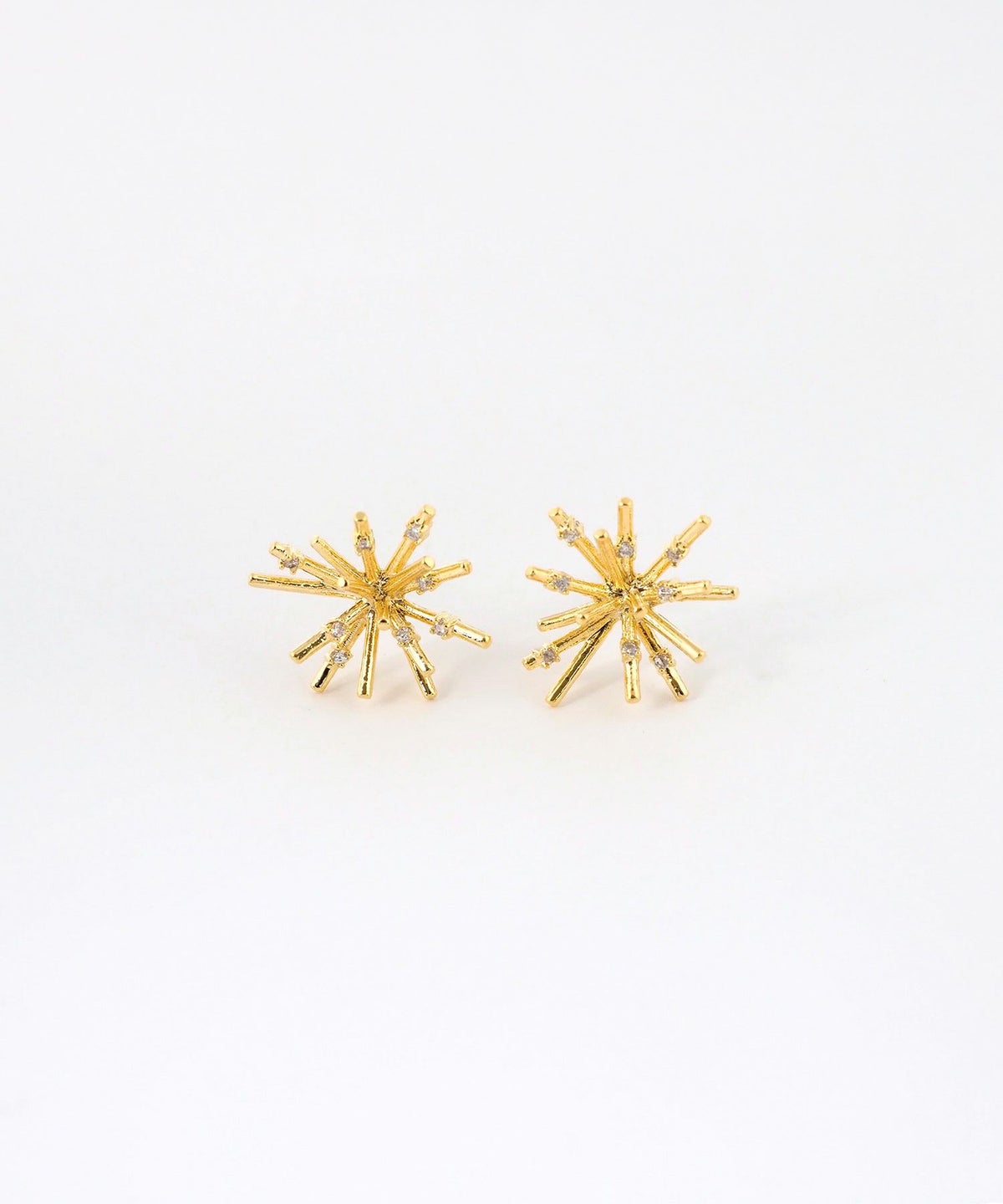 ハナユキチタンポストピアス