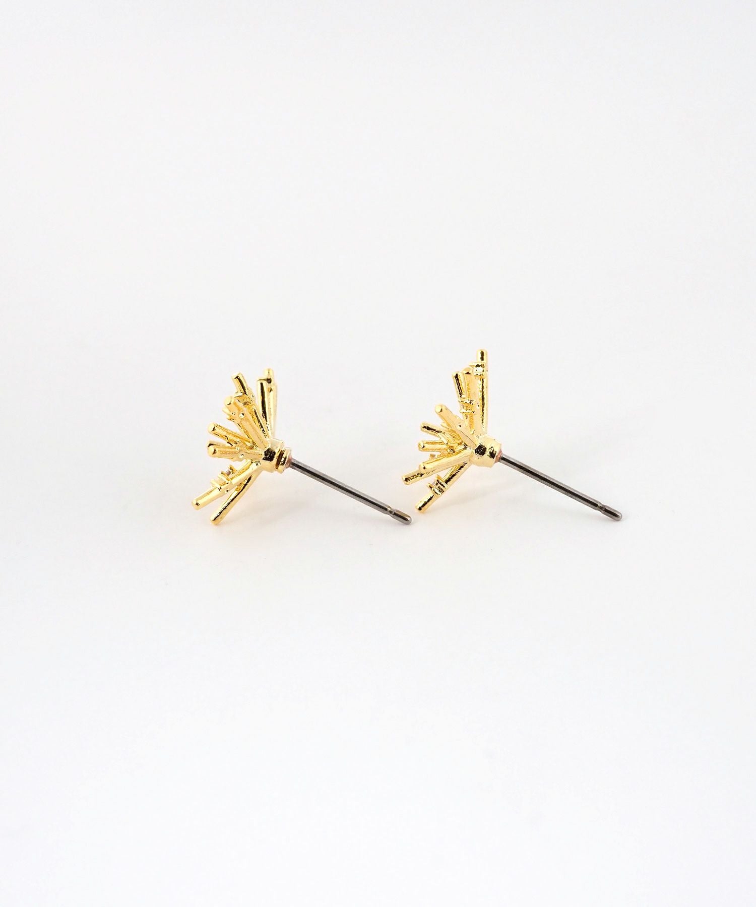 ハナユキチタンポストピアス