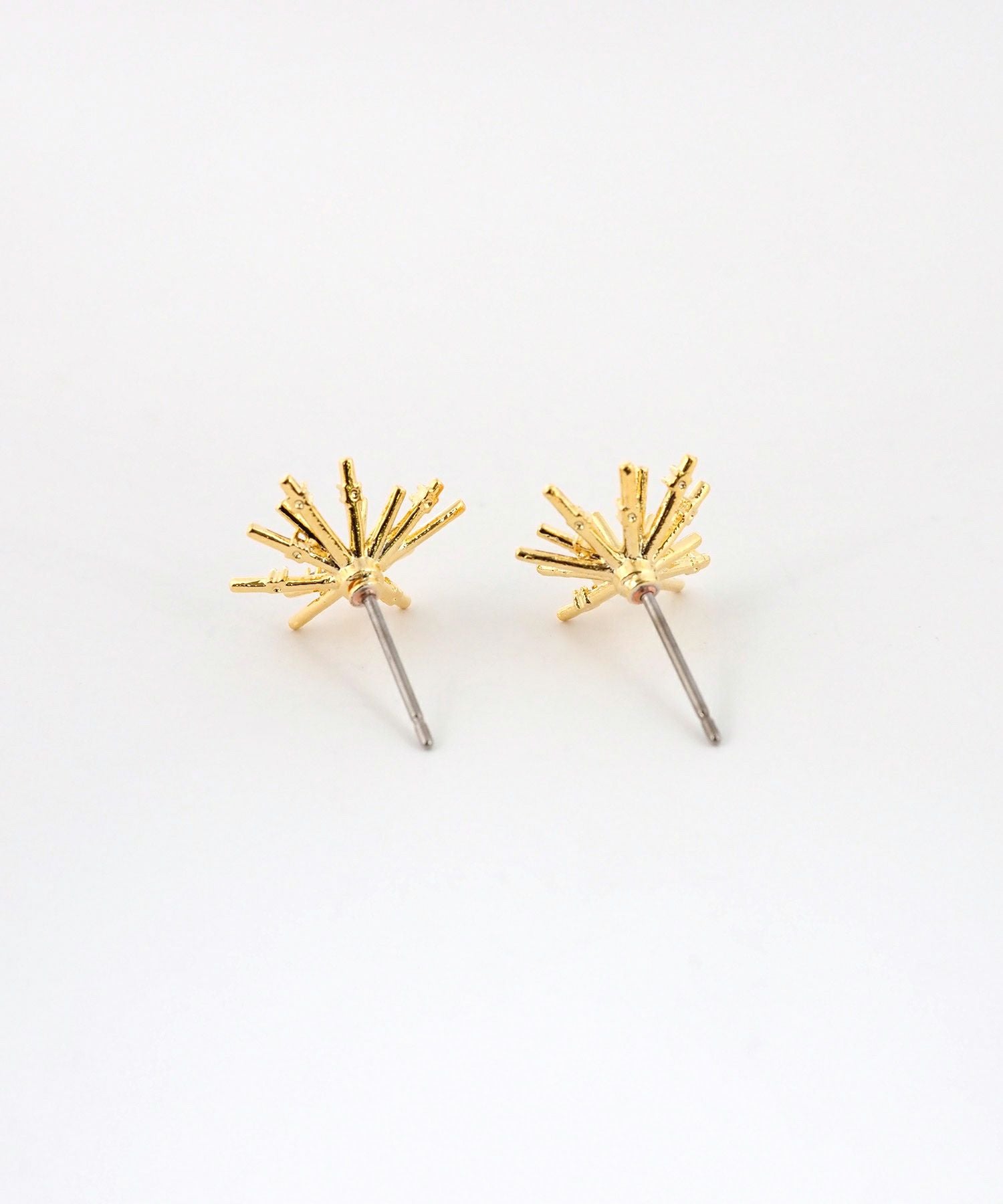 ハナユキチタンポストピアス