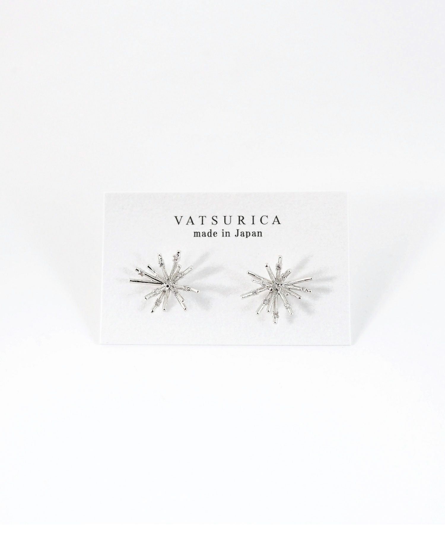 ハナユキチタンポストピアス