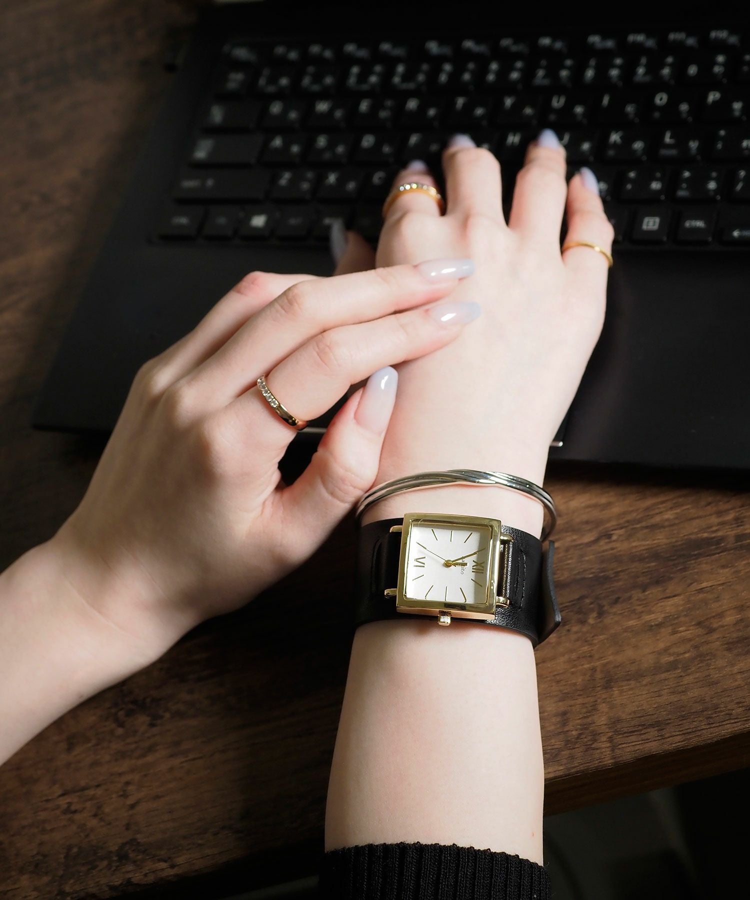 ヴィンテージバングルウォッチ