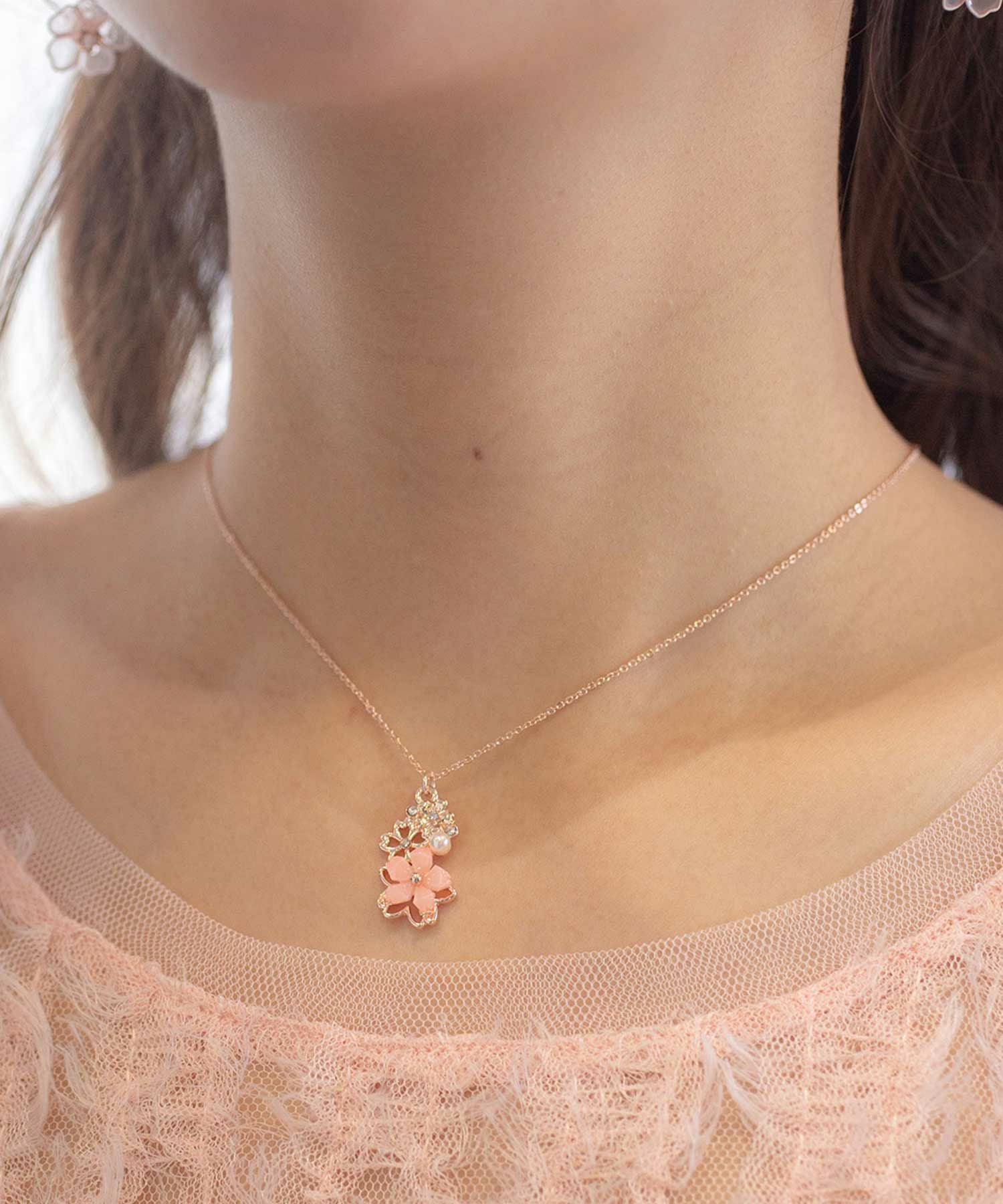 SAKURAビジューペンダント