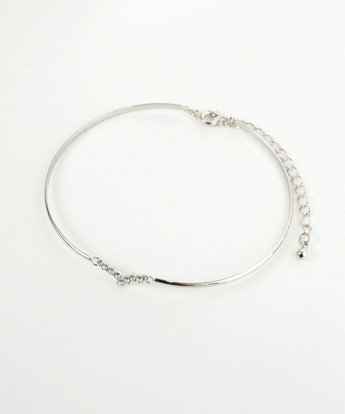 Vモチーフ×メタルラインブレスレット