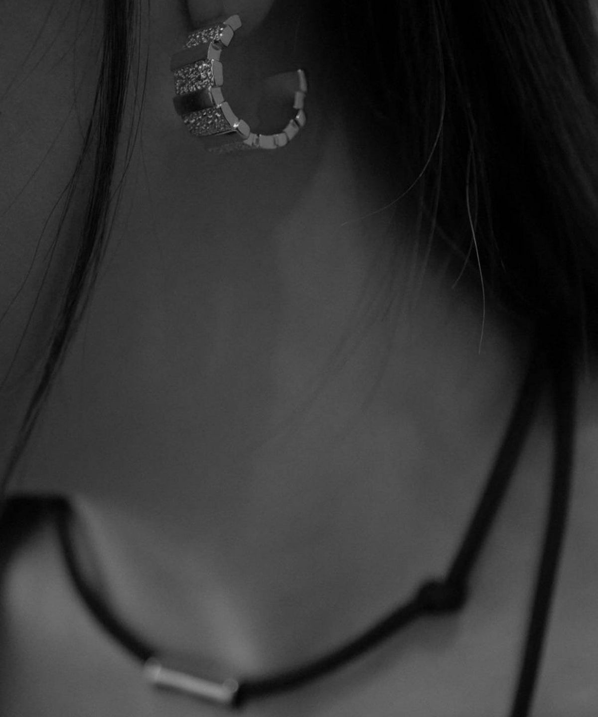 メタルタイルフープチタンポストピアス