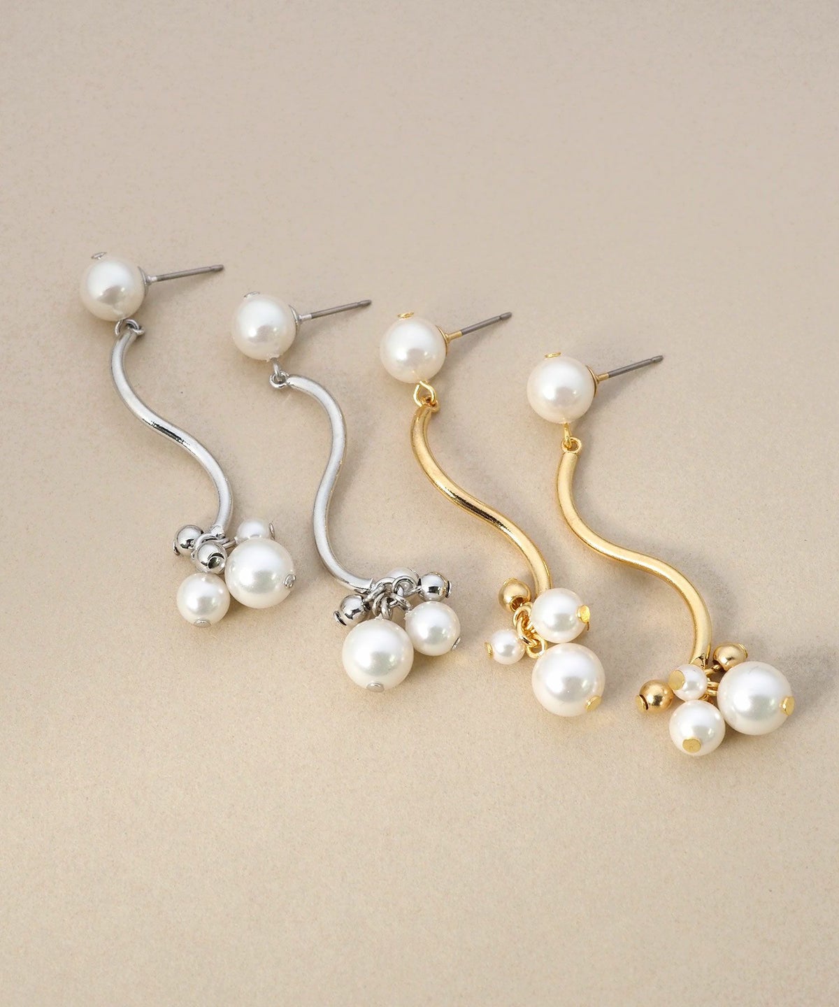 パールウエーブチタンポストピアス【MUK voyalibre】