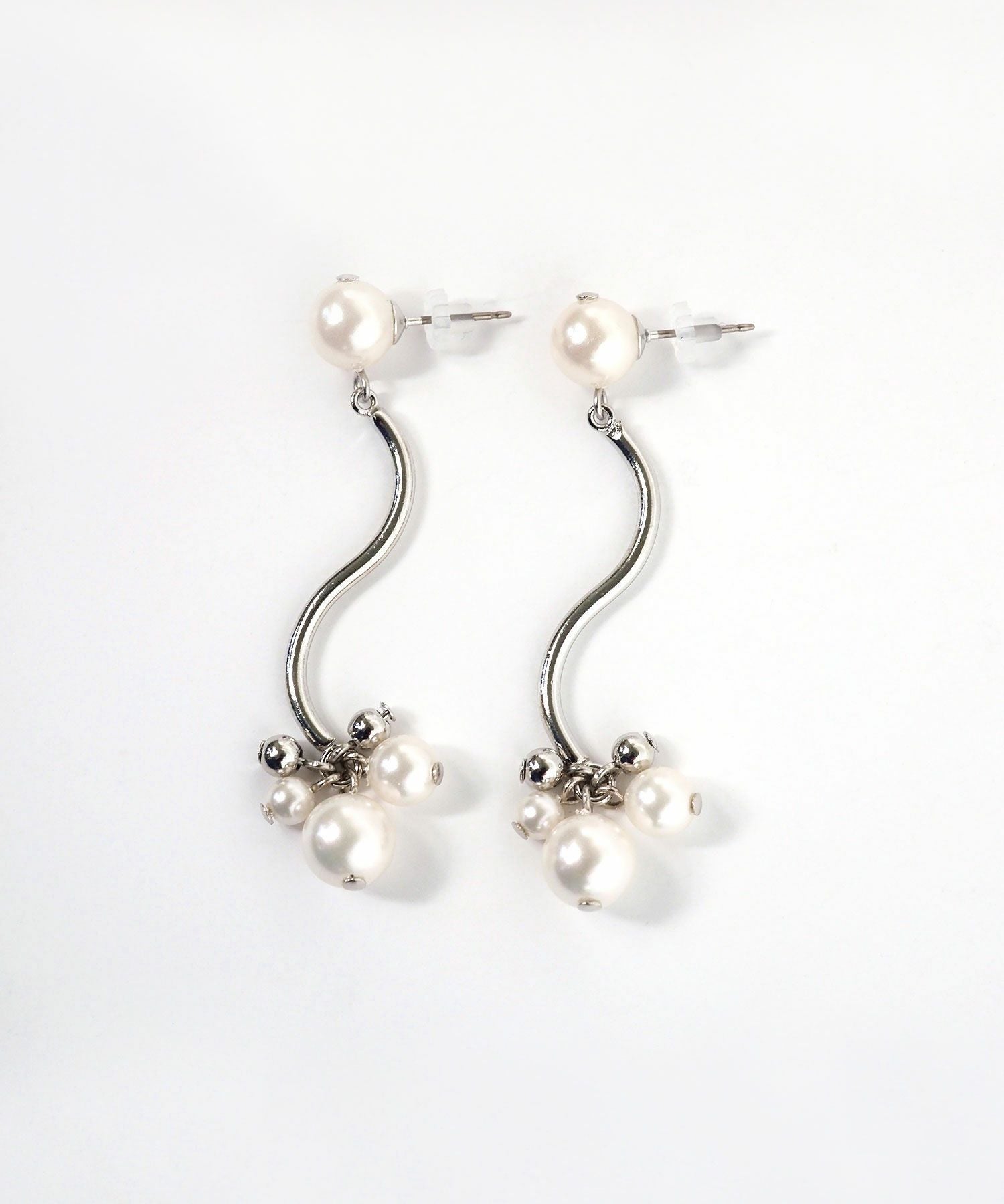 パールウエーブチタンポストピアス【MUK voyalibre】