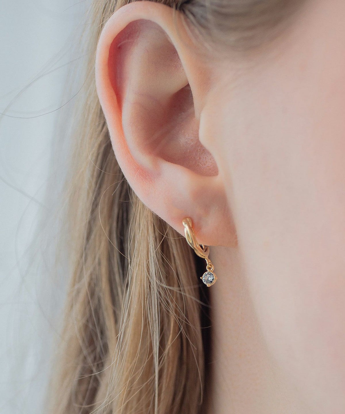 ストーンフープノンホールイヤリング