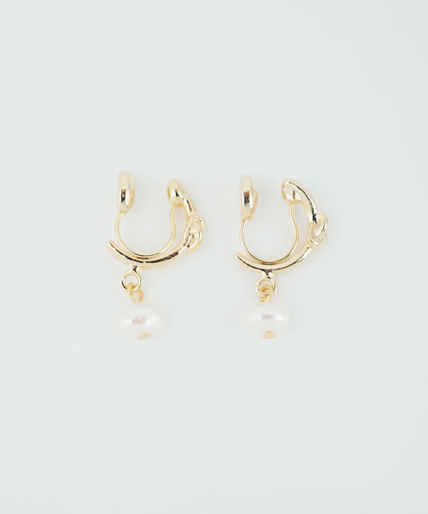 パールフープノンホールイヤリング