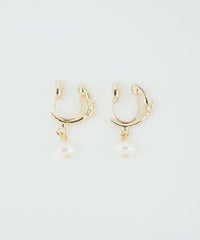 パールフープノンホールイヤリング