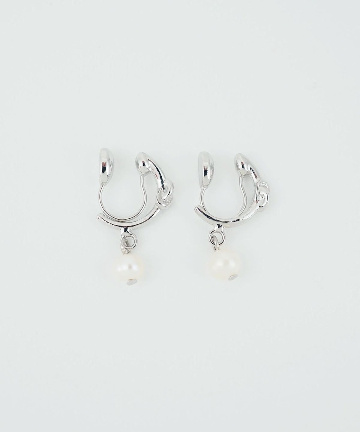 パールフープノンホールイヤリング