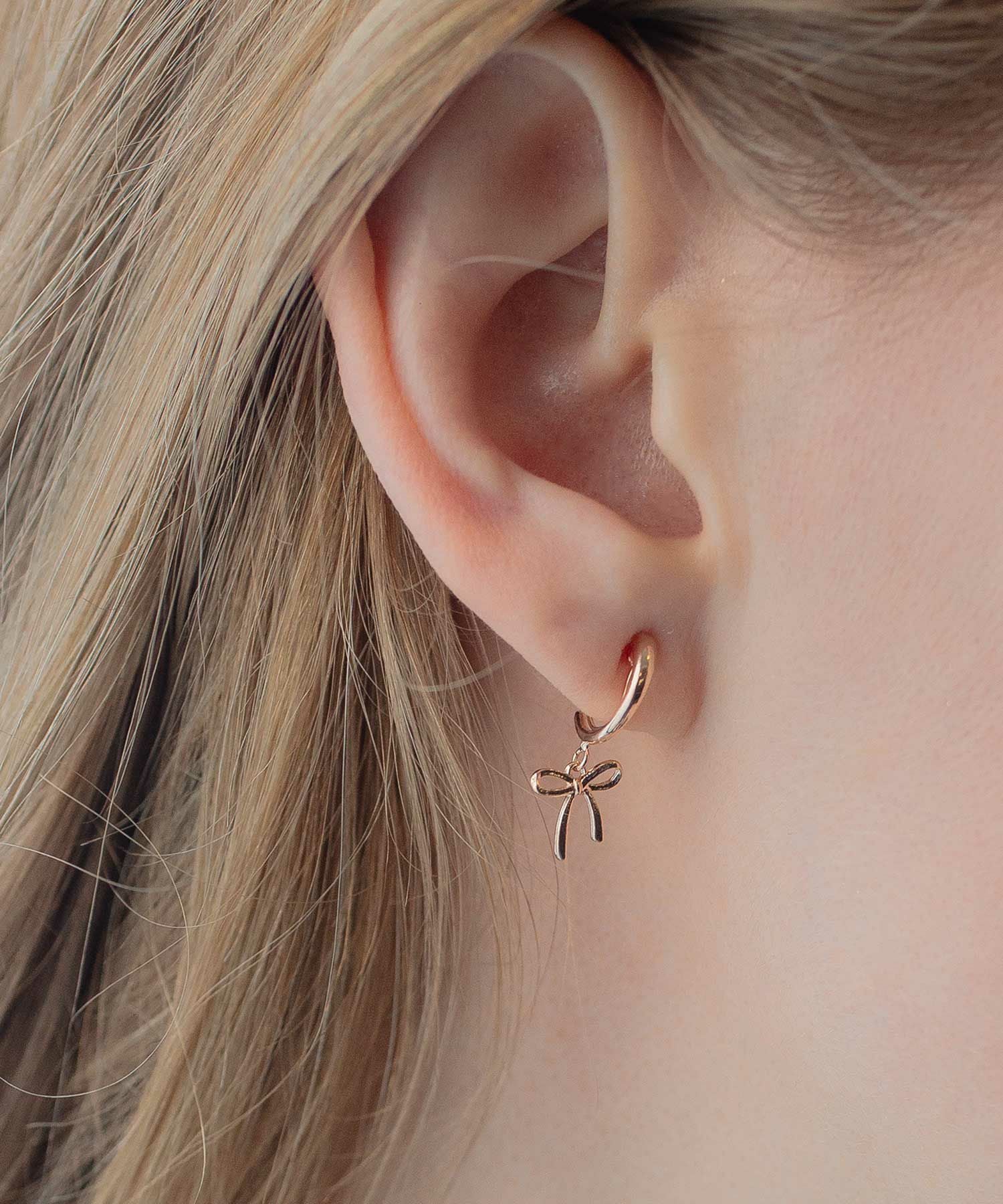 リボンフープノンホールイヤリング